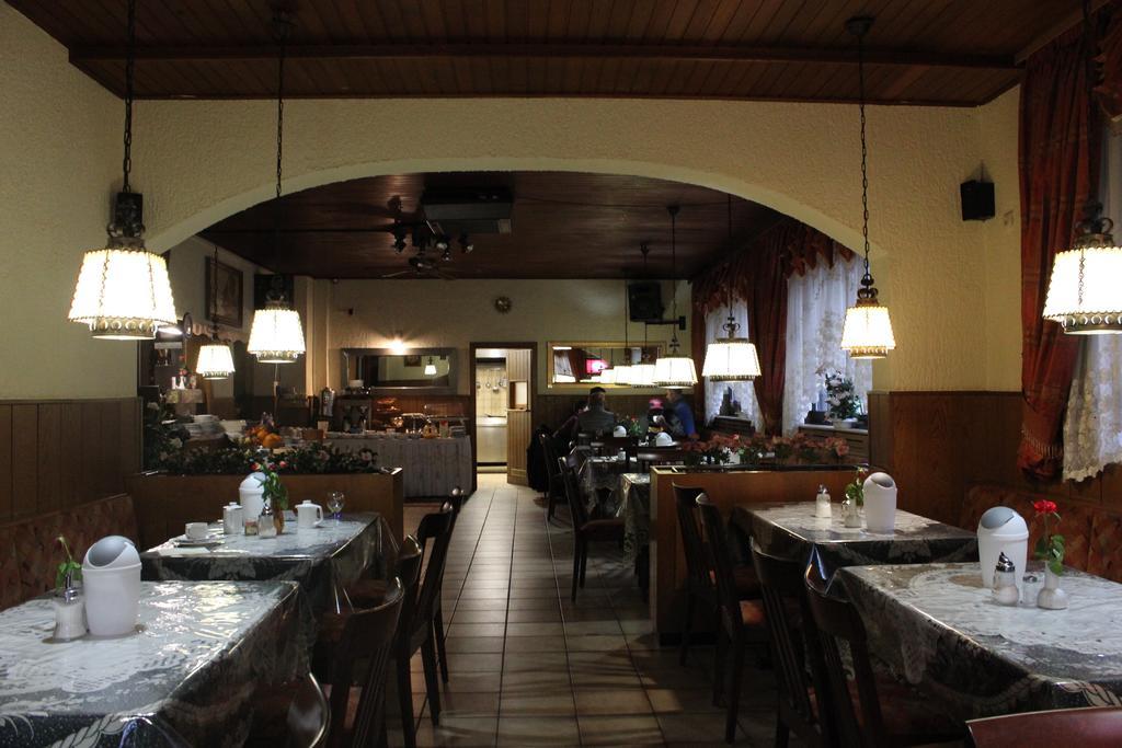 Airport-Hotel Zum Taubengrund Κέλστερμπαχ Εξωτερικό φωτογραφία