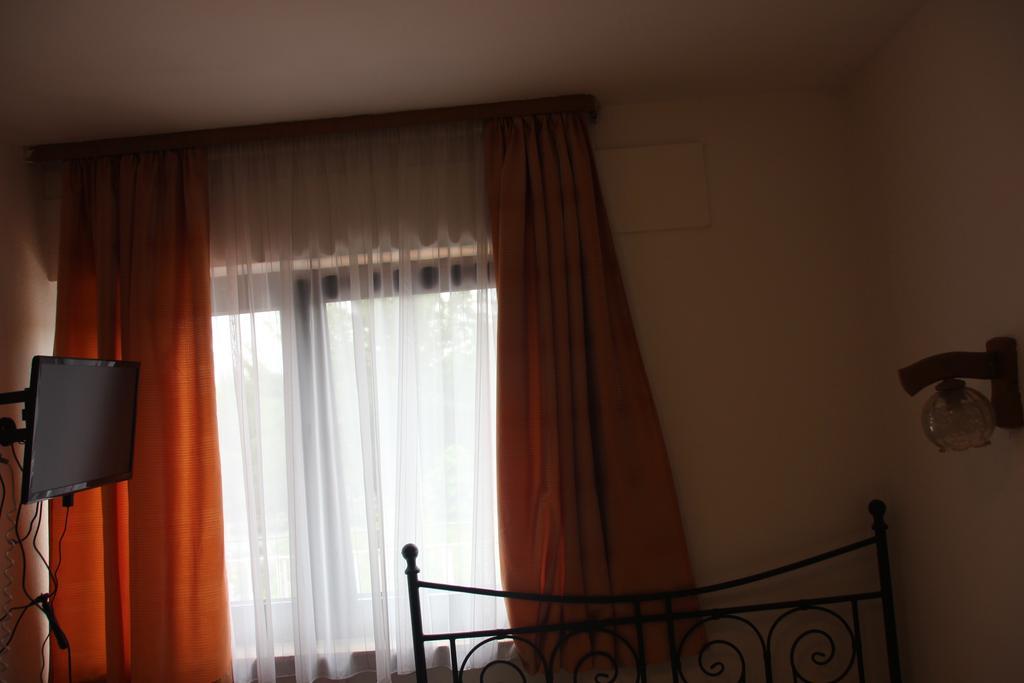Airport-Hotel Zum Taubengrund Κέλστερμπαχ Εξωτερικό φωτογραφία