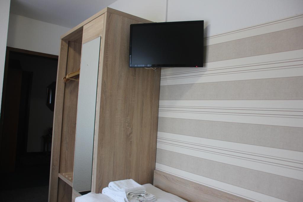 Airport-Hotel Zum Taubengrund Κέλστερμπαχ Εξωτερικό φωτογραφία