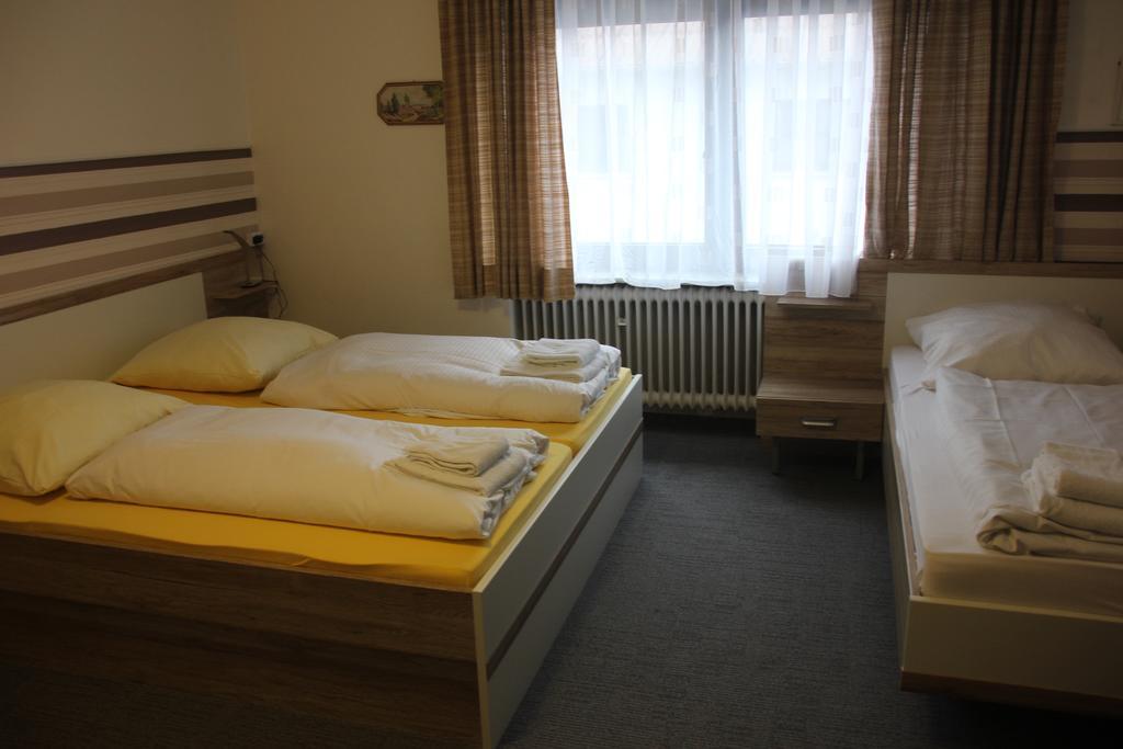 Airport-Hotel Zum Taubengrund Κέλστερμπαχ Εξωτερικό φωτογραφία