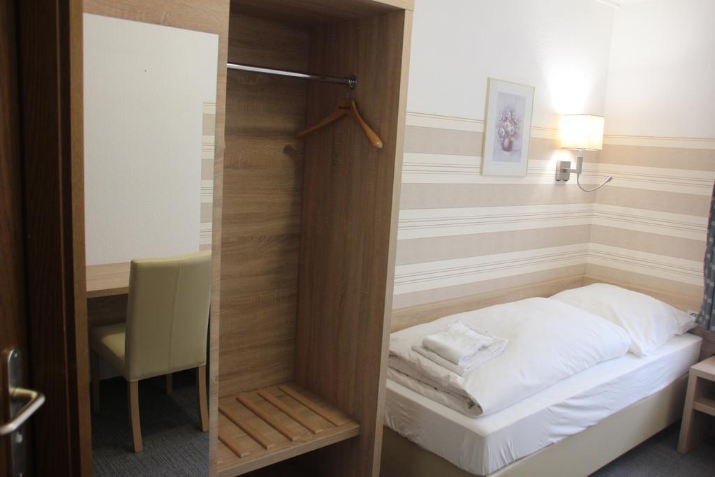 Airport-Hotel Zum Taubengrund Κέλστερμπαχ Εξωτερικό φωτογραφία